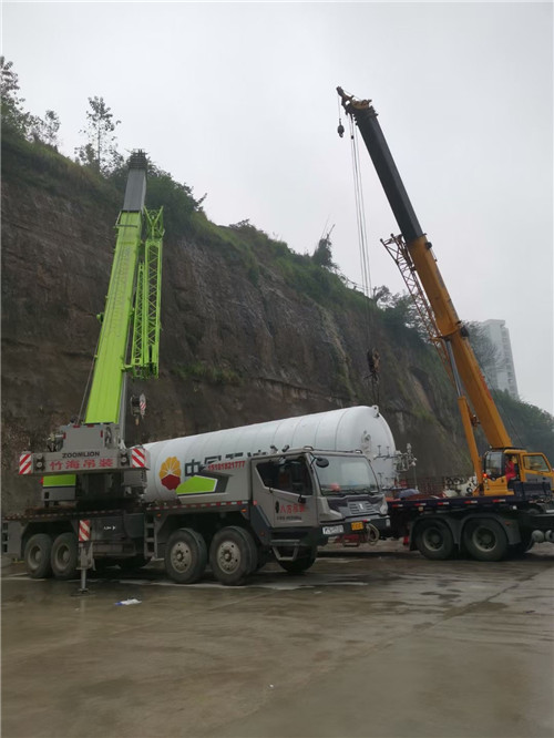 永城市“不怕风雨冻”—— 吊车的 “恶劣环境适应” 技术