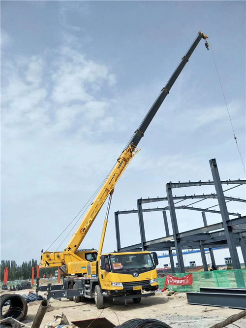 永城市超高层建筑钢结构吊装案例